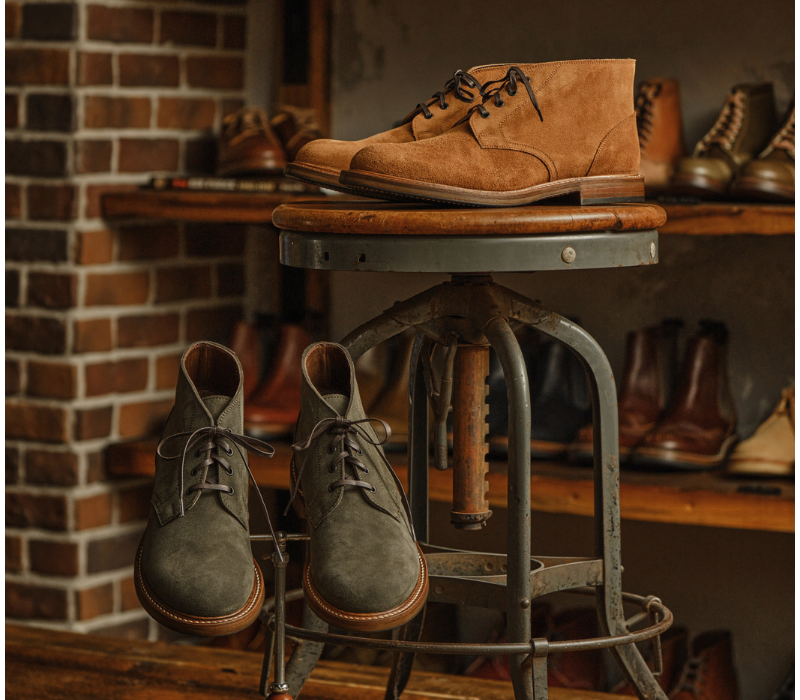 THE STEADFAST CHUKKA BOOTS / JAPANESE SUEDE OLIVE