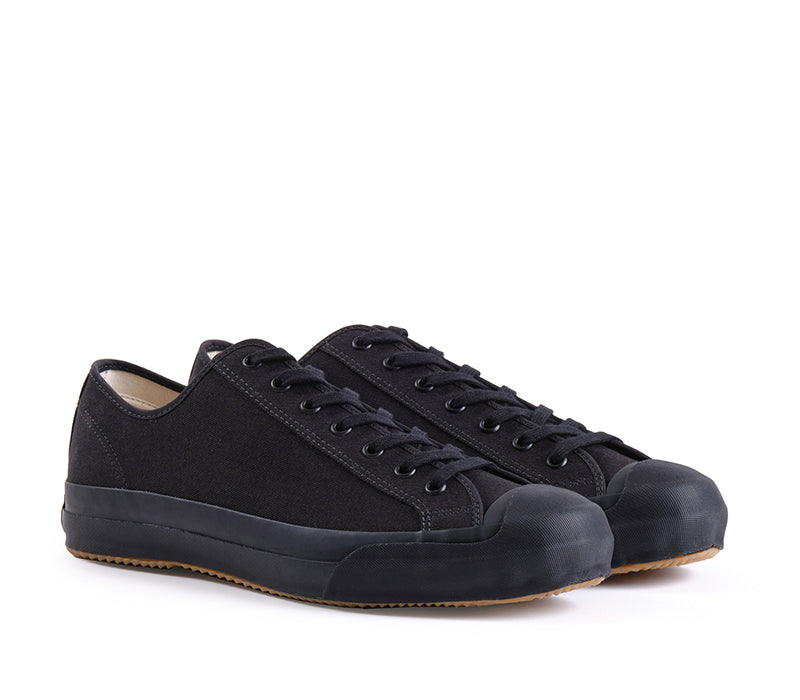 JLB CHAMPION SNEAKERS / SOLID BLACK