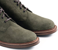 THE STEADFAST CHUKKA BOOTS / JAPANESE SUEDE OLIVE