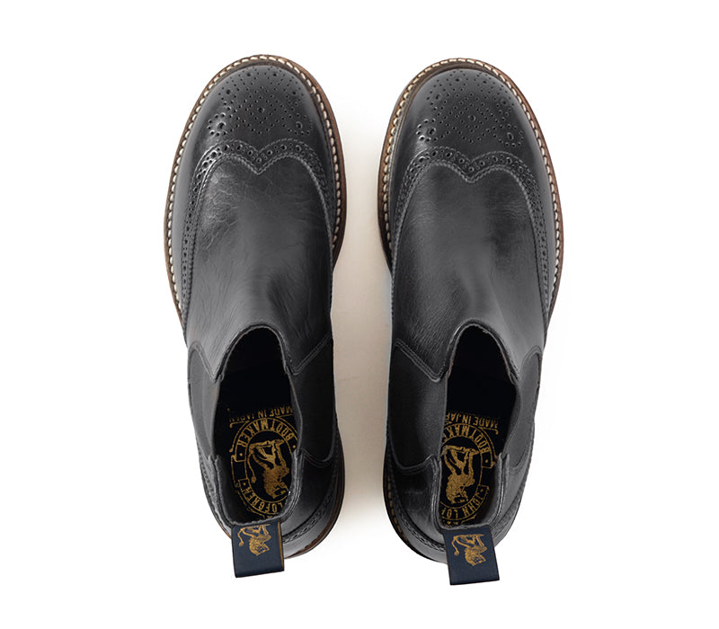 MEDALLION BROGUE CHELSEA BOOTS / SHINKI HIKAKU HORSEBUTT BLACK