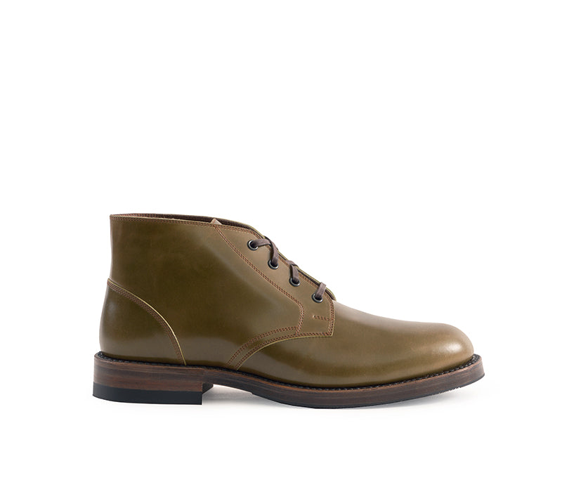 【PRE-ORDER】THE STEADFAST CHUKKA BOOTS / SHINKI HIKAKU SHELL CORDOVAN OLIVE