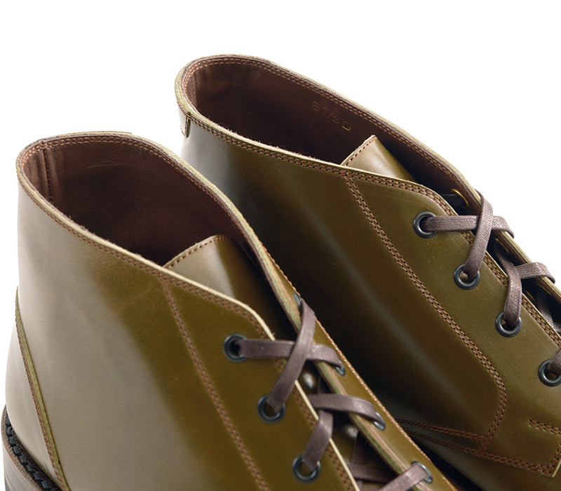 【PRE-ORDER】THE STEADFAST CHUKKA BOOTS / SHINKI HIKAKU SHELL CORDOVAN OLIVE